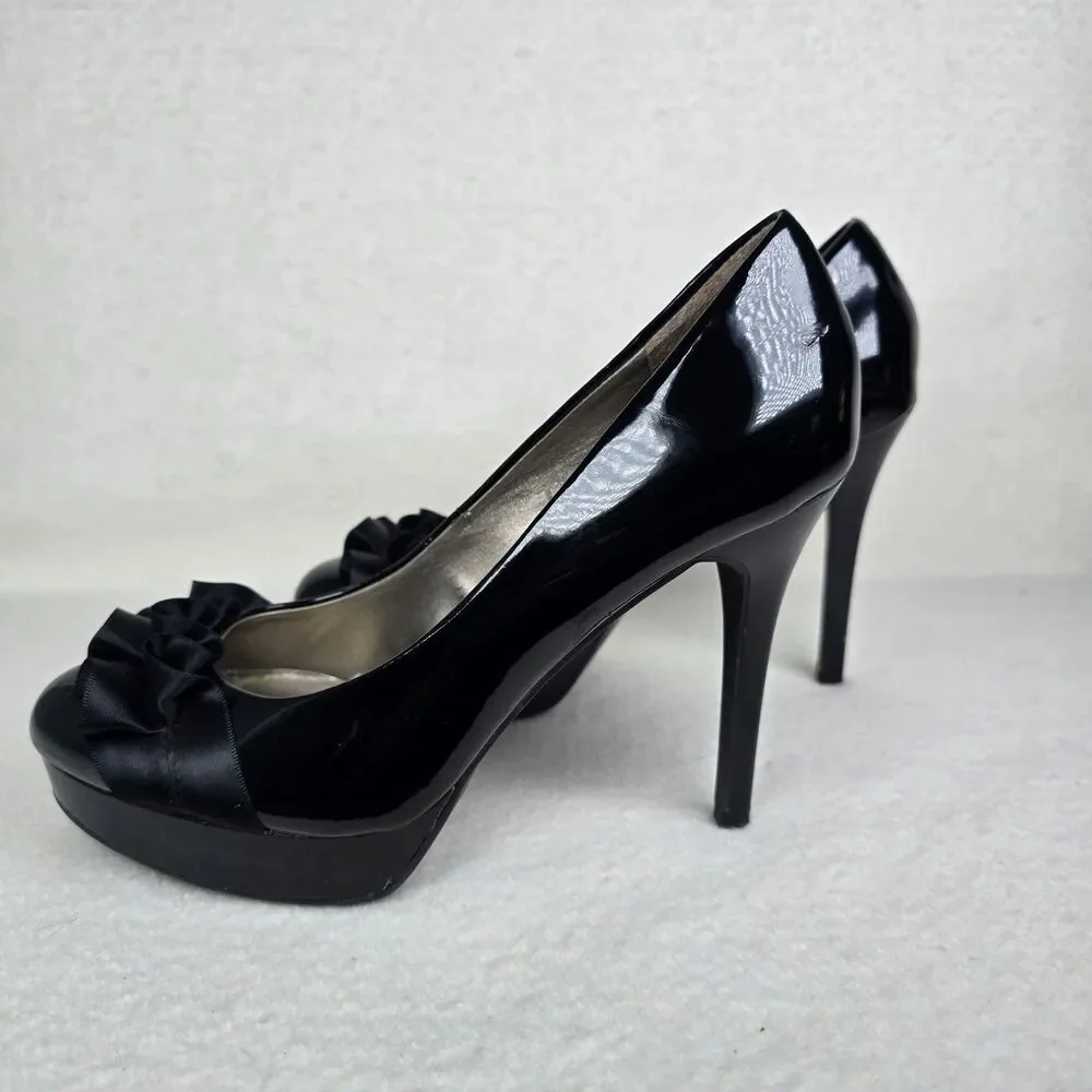 Carlos Santana Black Patent Leather Stiletto Heels Ruffle Classy 6.5 Priceless - Picture 4 of 8